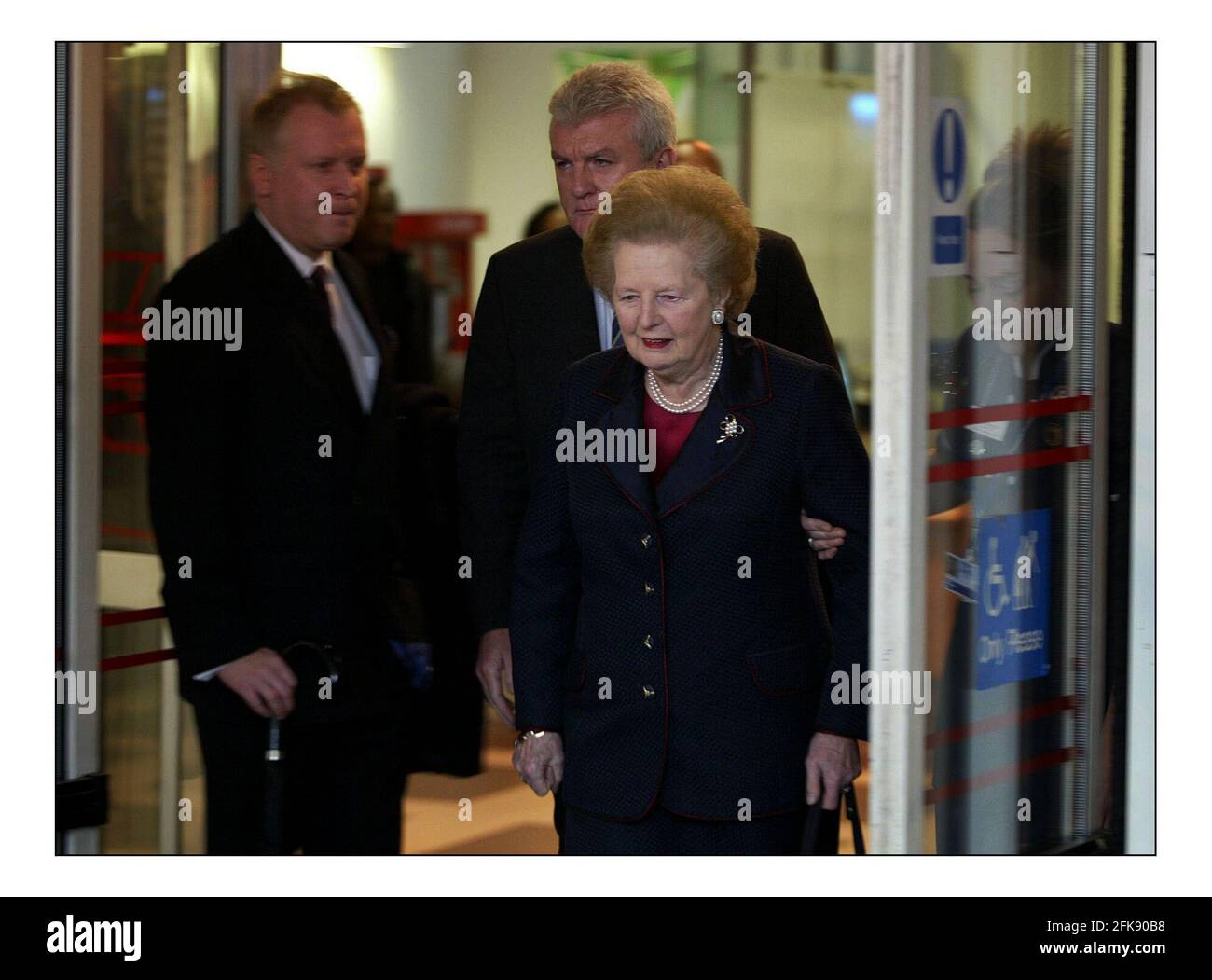 Margaret Thatcher leaves the Chelsea and Westminster hospital after spending the night under observation.pic David Sandison 8/12/2005 Stock Photo