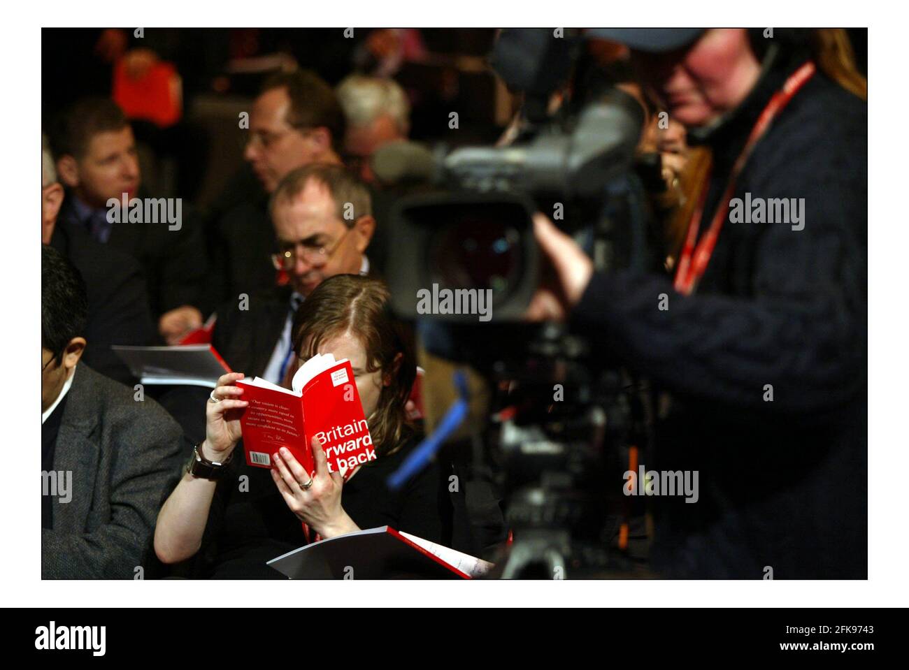 Tony blair cabinet launch manifesto hi-res stock photography and images