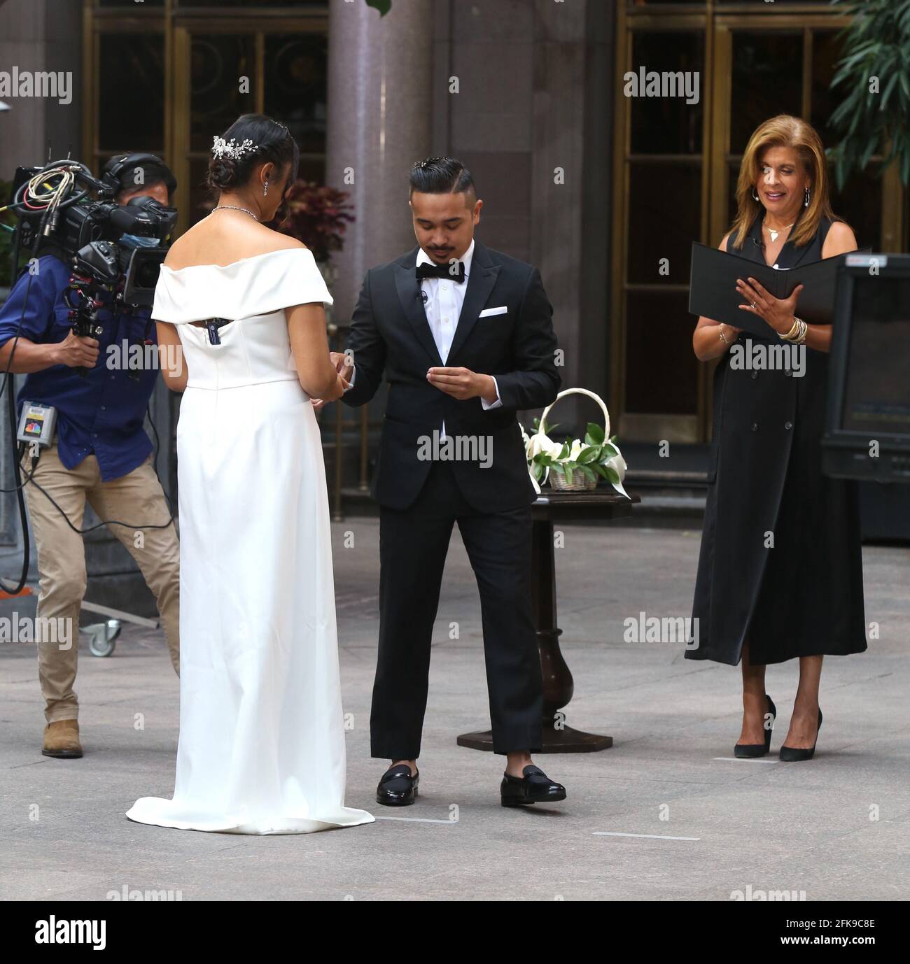 New York NY 06/25/2020 Hoda Kotb officiates the wedding of New