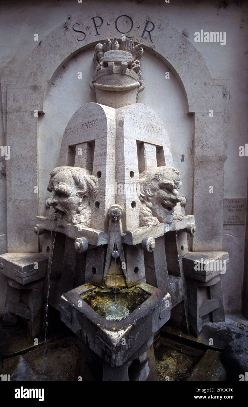 Spqr High Resolution Stock Photography and Images - Alamy