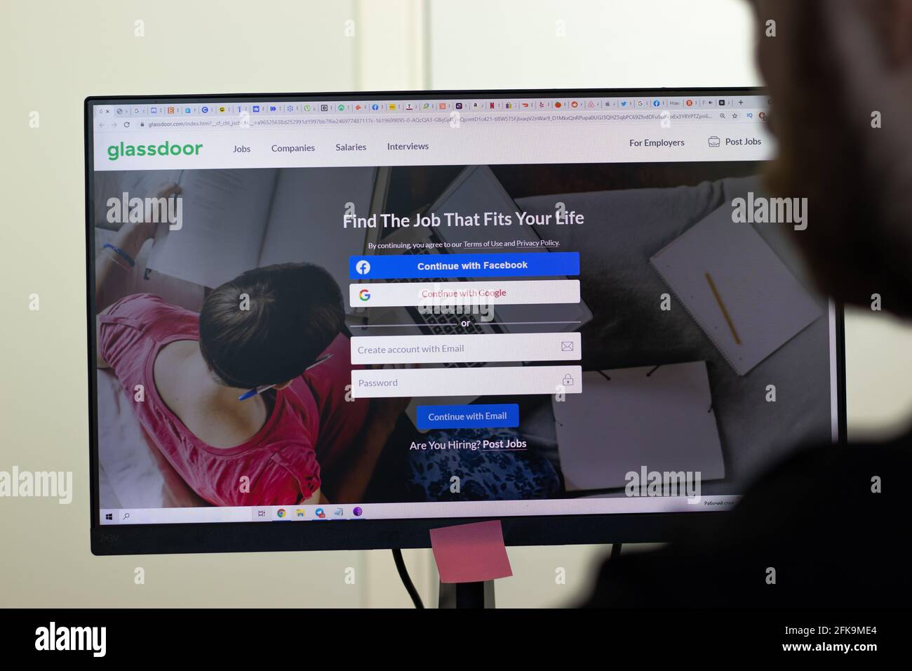 Glassdoor page hires stock photography and images Alamy