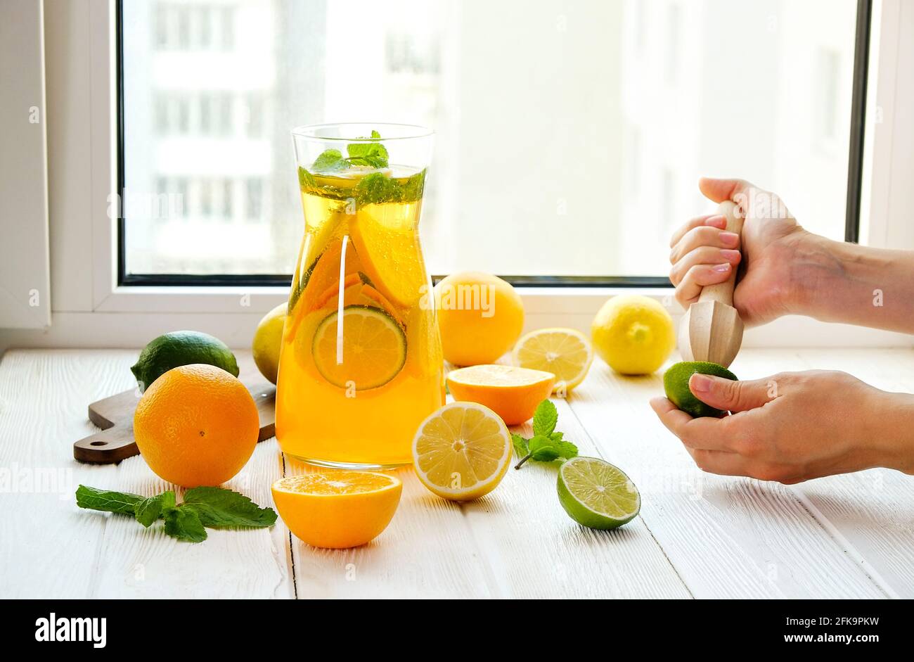 Squeezing juice hires stock photography and images Alamy