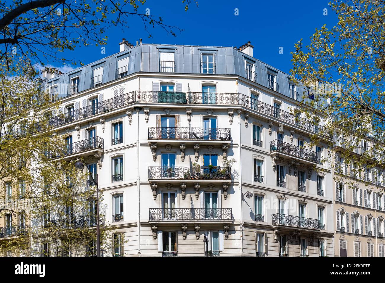 Paris, beautiful buildings in the 16th arrondissement, boulevard de