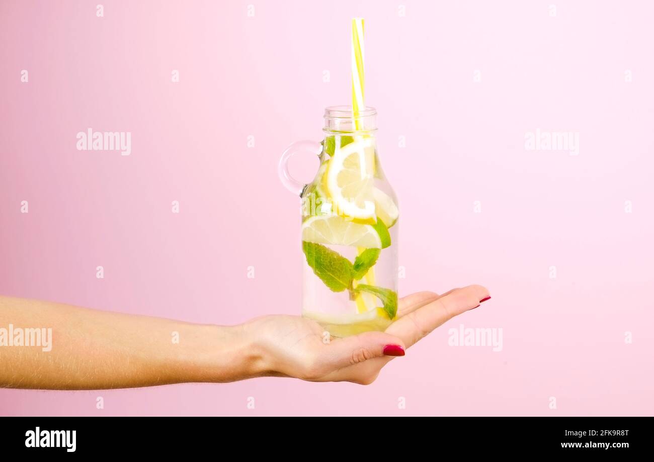Female hand holding cocktail hires stock photography and images Alamy