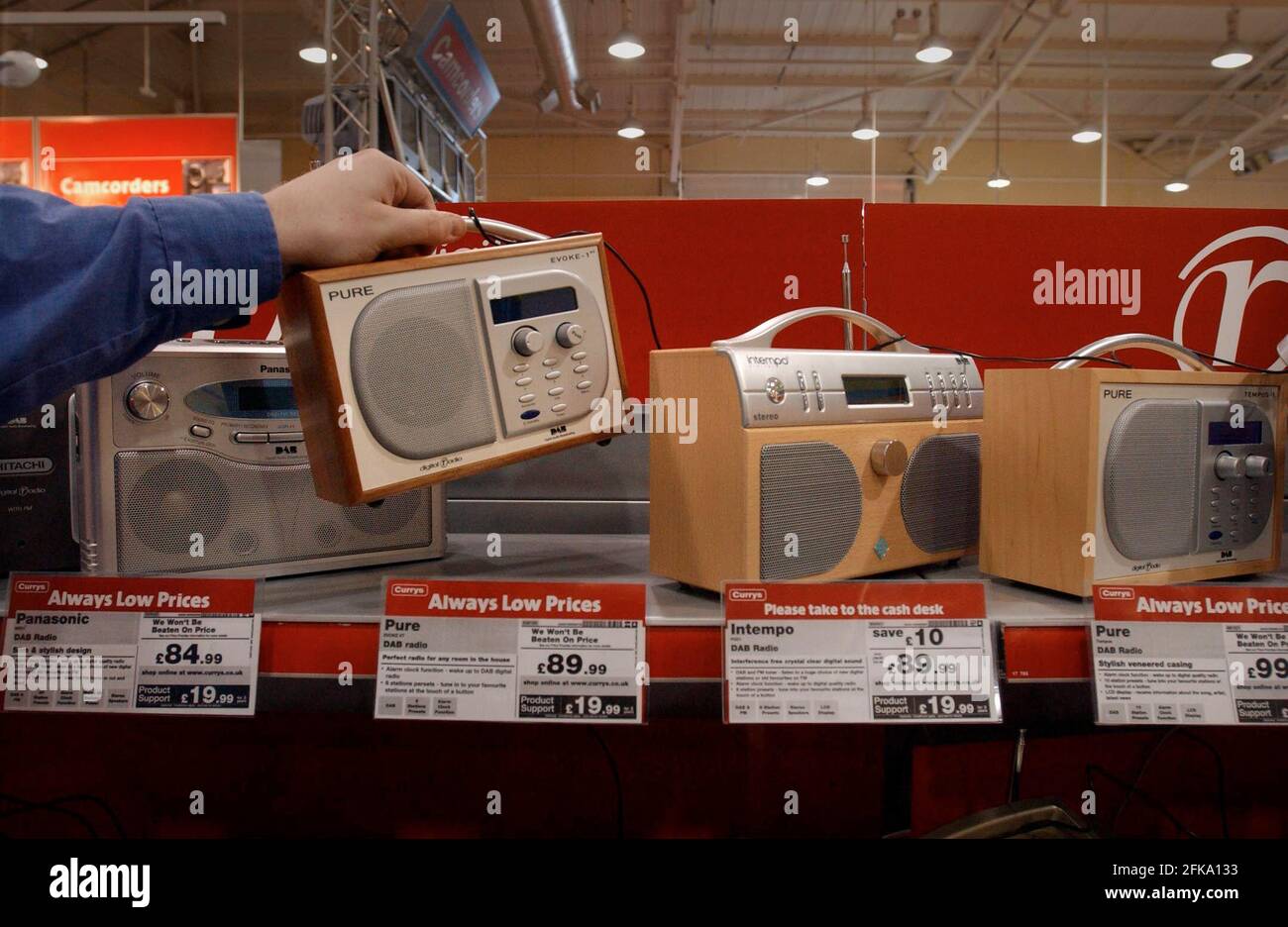 Currys Portable Radios buildera.co.nz