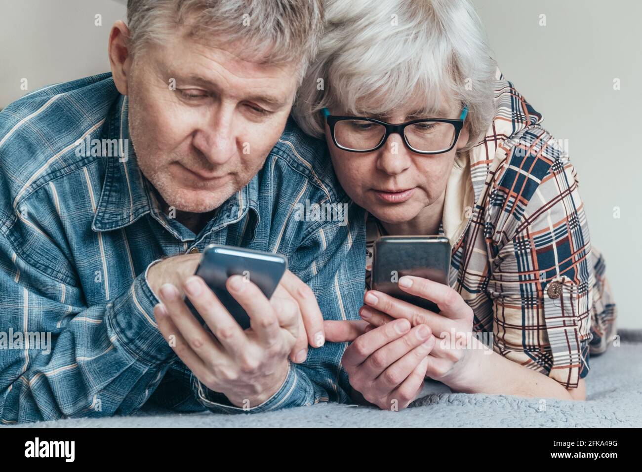 Middle aged couple share hi-res stock photography and images - Alamy