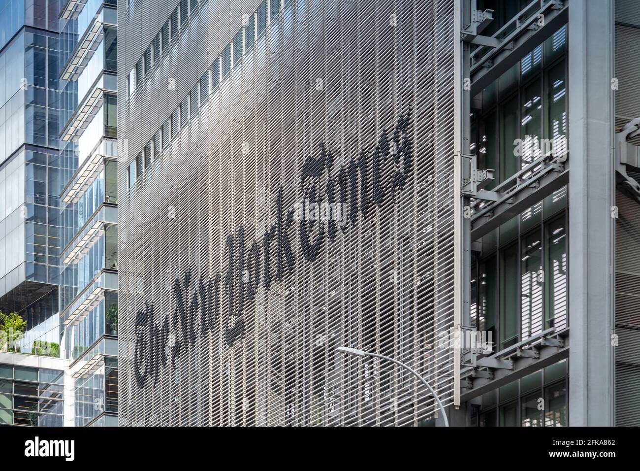 New York Times tower designed by Renzo Piano Building Workshop and FXFOWLE  Architects, detail of double-skin curtain wall, New York City, NY Stock  Photo - Alamy