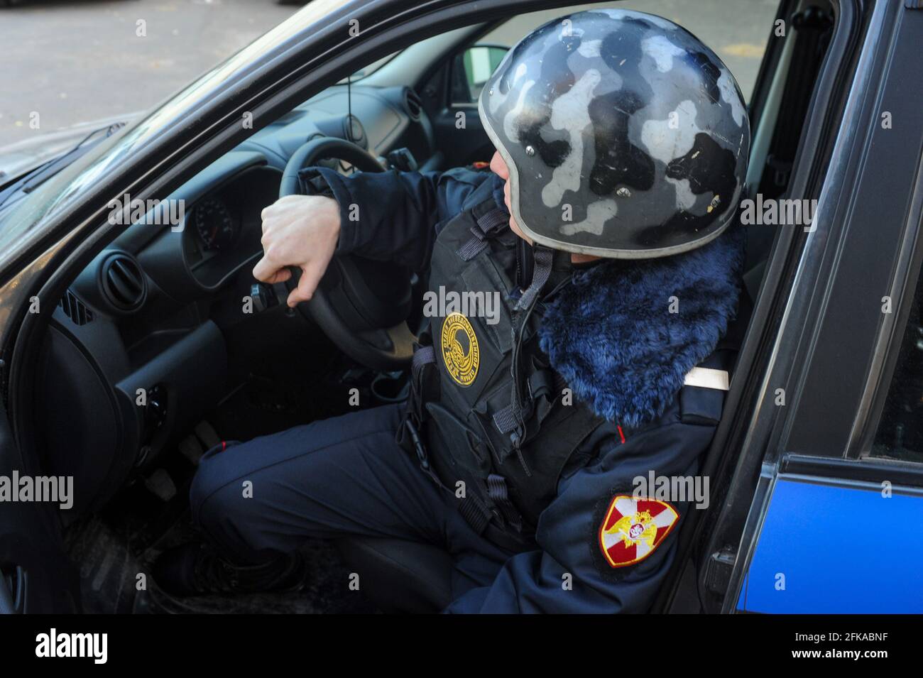 Tambov, Russia. 23rd Nov, 2018. An employee of the non-departmental security seen in an official car before leaving for a call in the city of Tambov. Credit: SOPA Images Limited/Alamy Live News Stock Photo