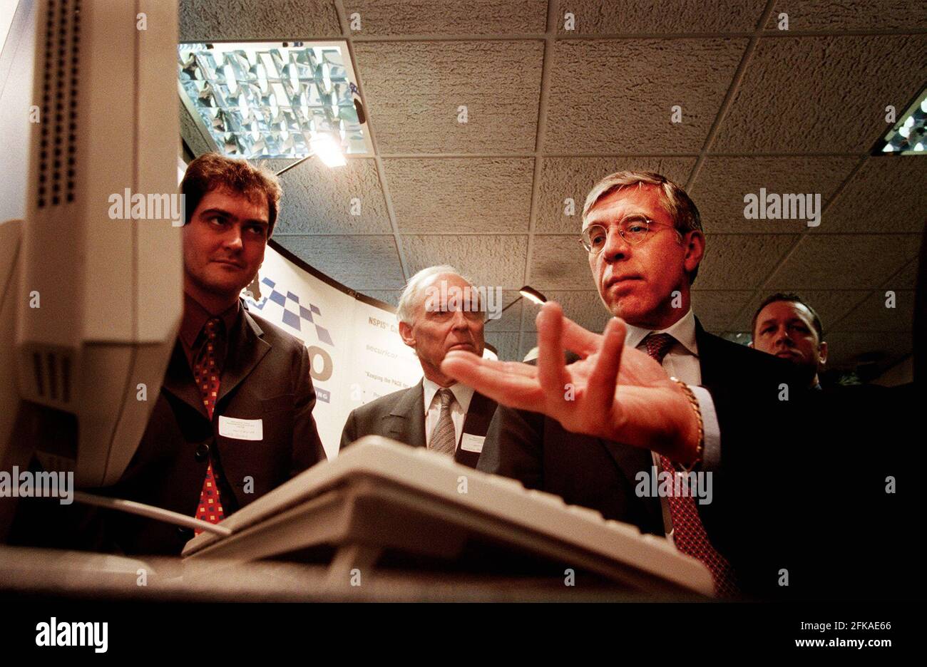 THE HOME SECRETERY JACK STRAW IS SHOWN NEW DATA RECORDING EQUIPMENT AT