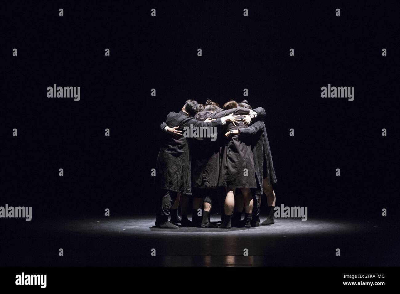 Art hug hi-res stock photography and images - Alamy
