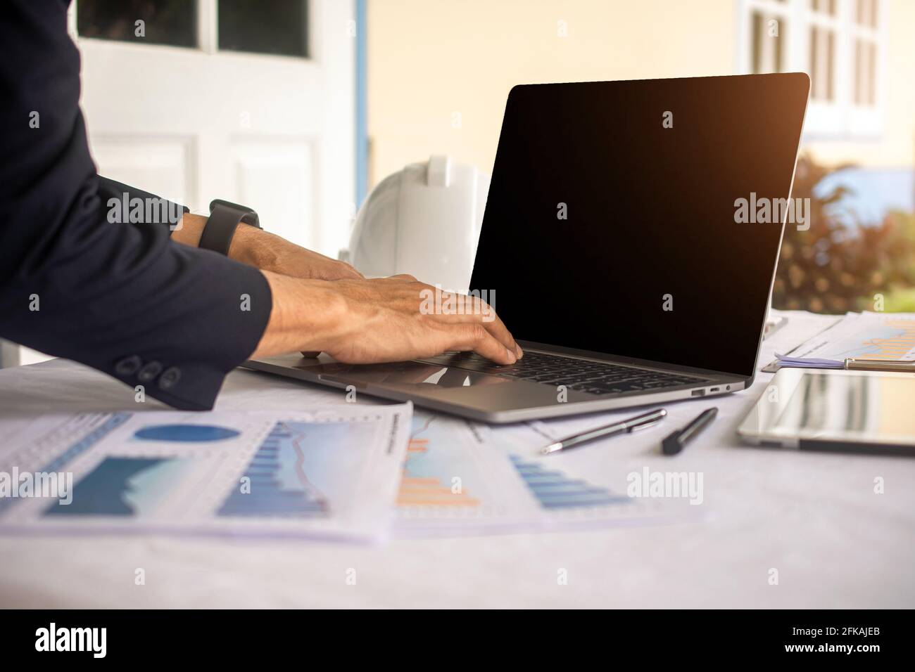 Analyze apartment hi-res stock photography and images - Alamy