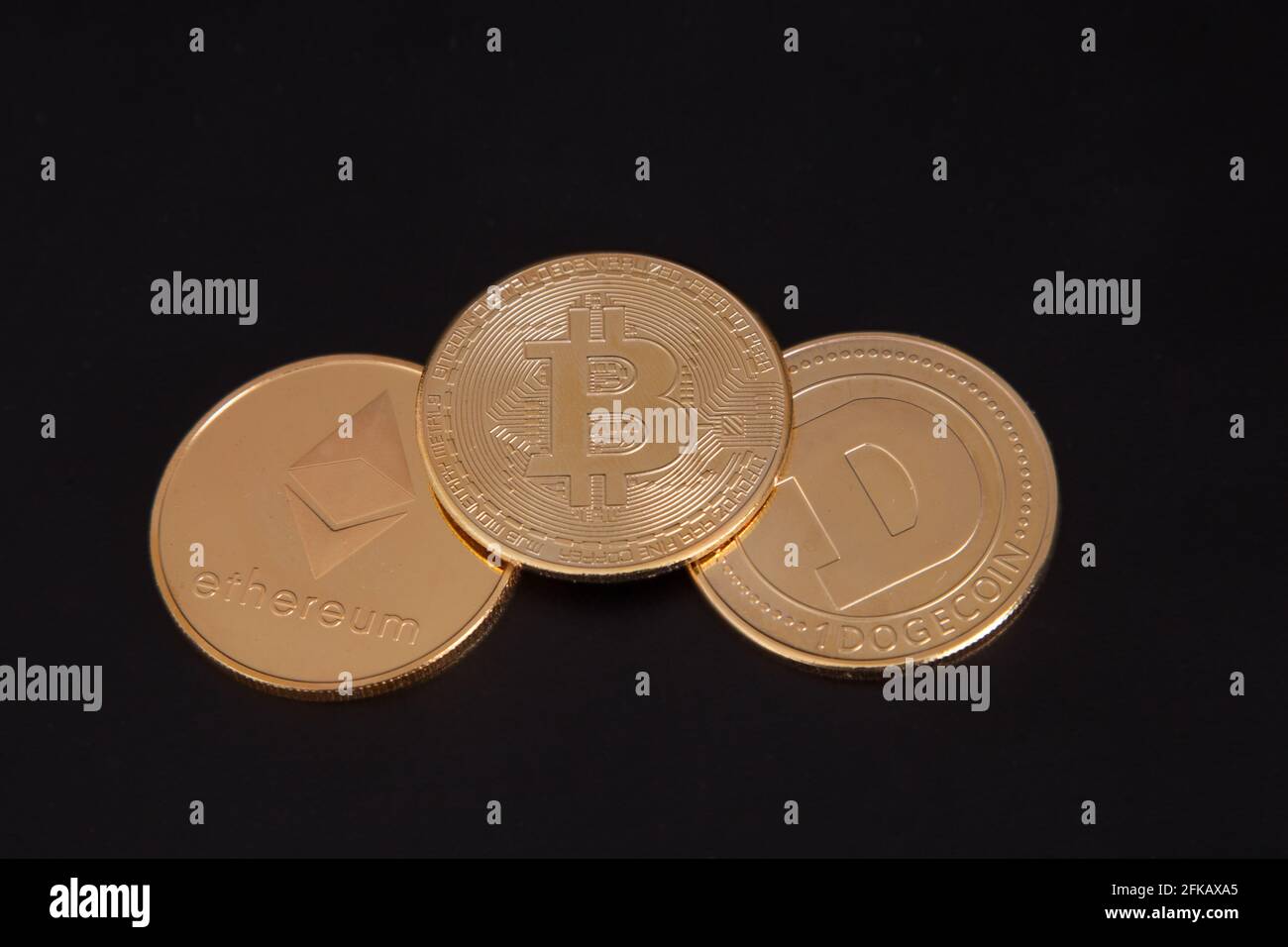 Dogecoin trading hi-res stock photography and images - Alamy