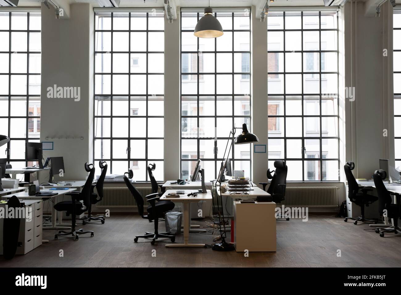 Office interior desks hires stock photography and images Alamy