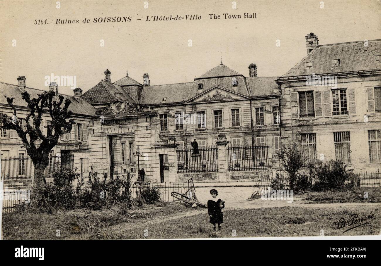 Soissons, the Town Hall. Destructions caused by the World War I French department: 02 - Aisne Postcard beginning of 20th century Stock Photo