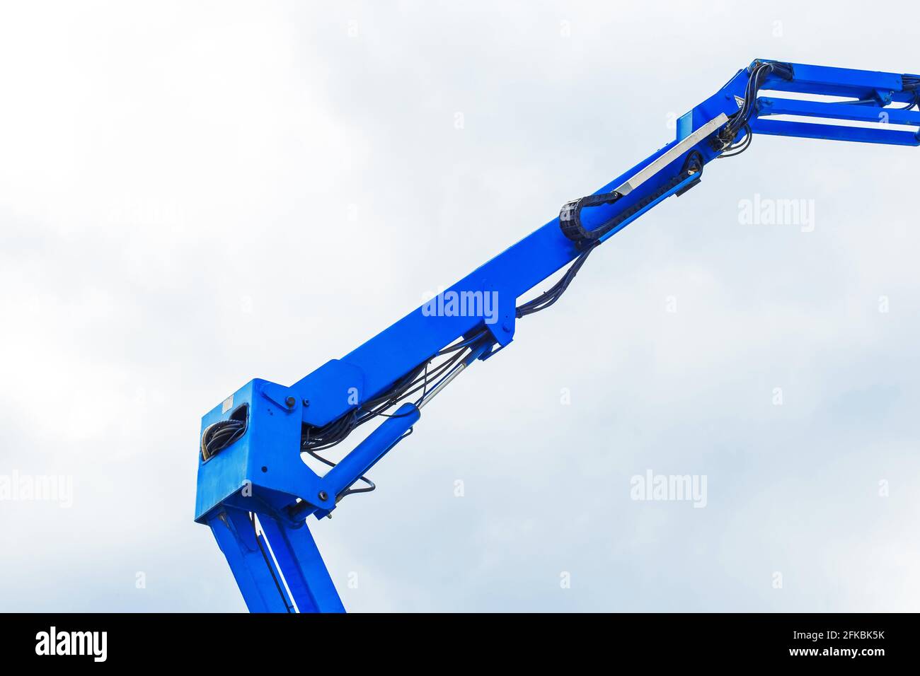The lift hydraulic construction mechanism of an industrial equipment