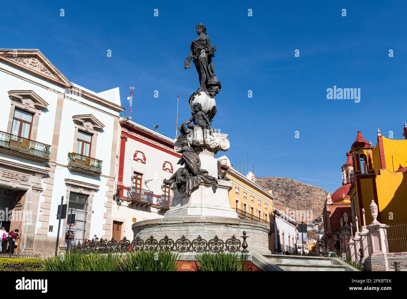 Monumento a La Paz in front of the Basilica Colegiata de Nuestra Senora, UNESCO World Heritage Site, Guanajuato, Mexico, North America Stock Photo