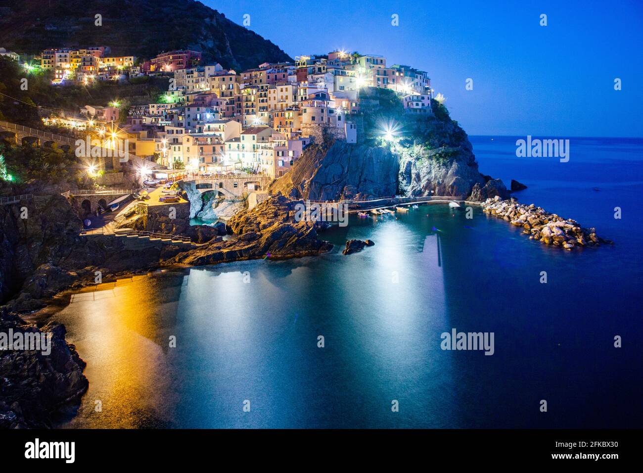 Picturesque village of Manarola in Cinque Terre, UNESCO World Heritage Site, province of La Spezia, Liguria region, Italy, Europe Stock Photo