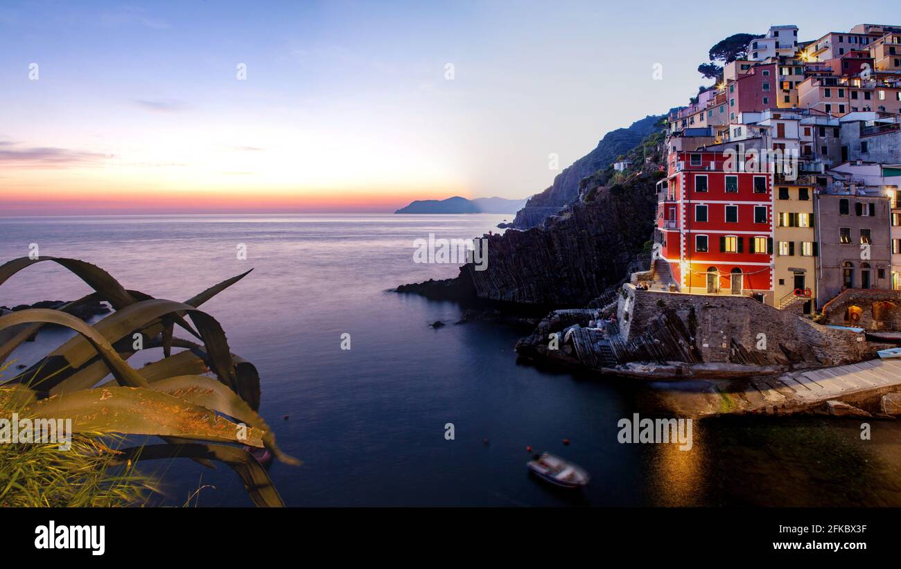 Picturesque village of Riomaggiore in Cinque Terre, UNESCO World Heritage Site, province of La Spezia, Liguria region, Italy, Europe Stock Photo