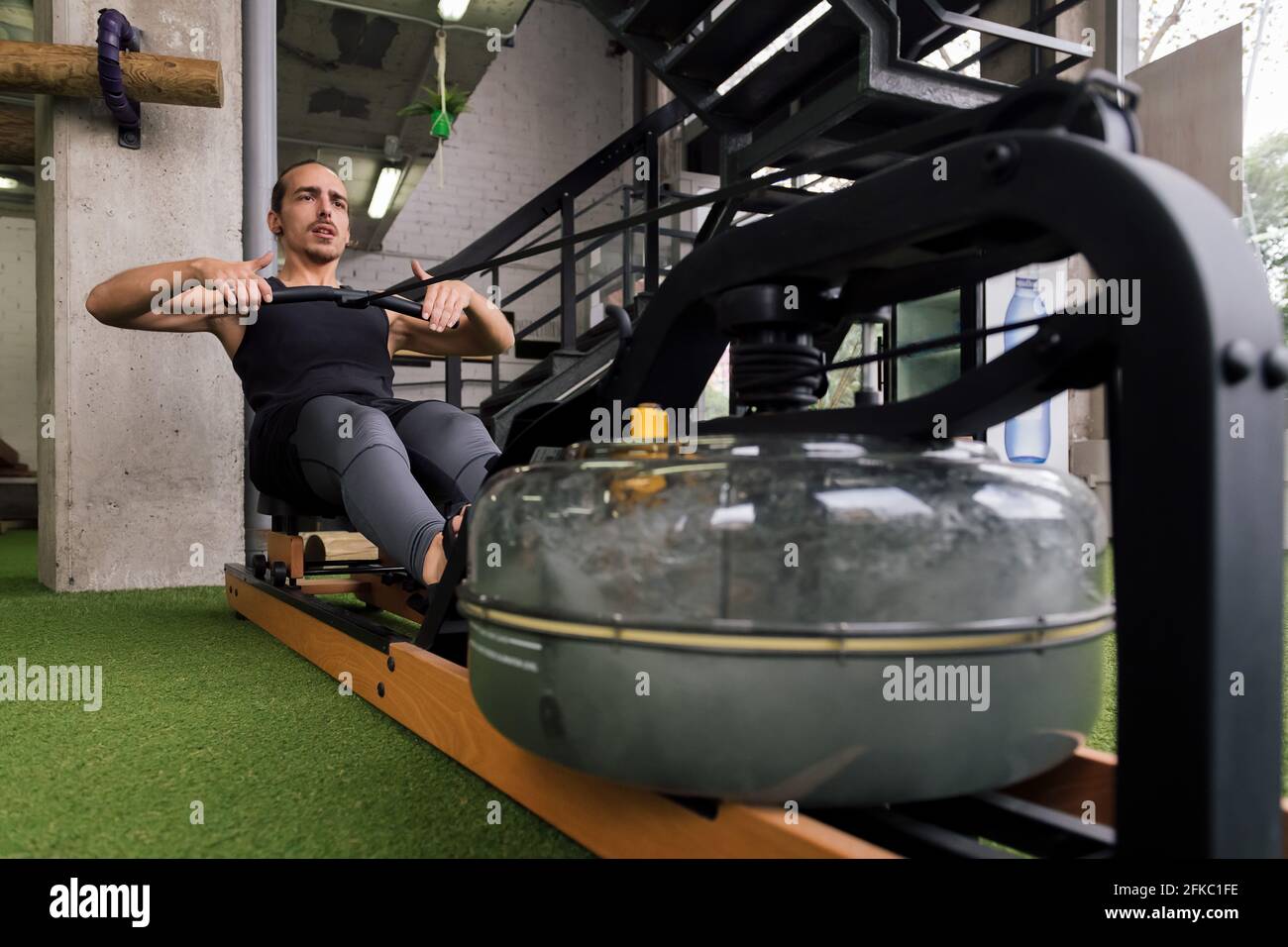 Water resistance rowing machine hi-res stock photography and images - Alamy