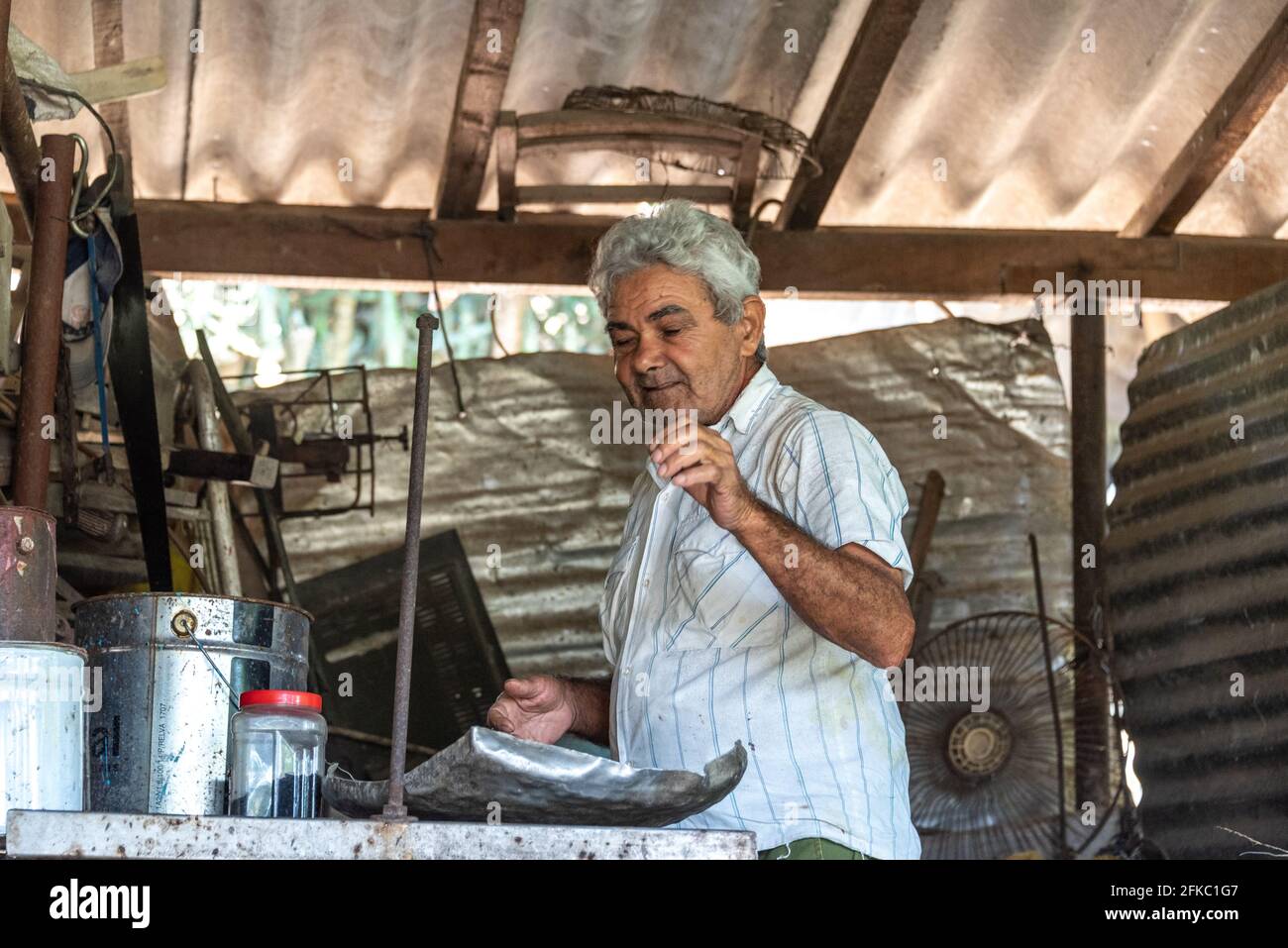 Cuban senior working hi-res stock photography and images - Alamy