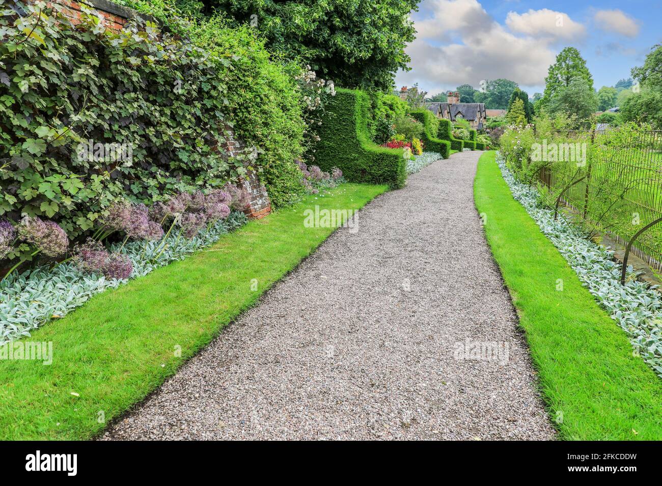 Herbaceous Borders High Resolution Stock Photography and Images - Alamy