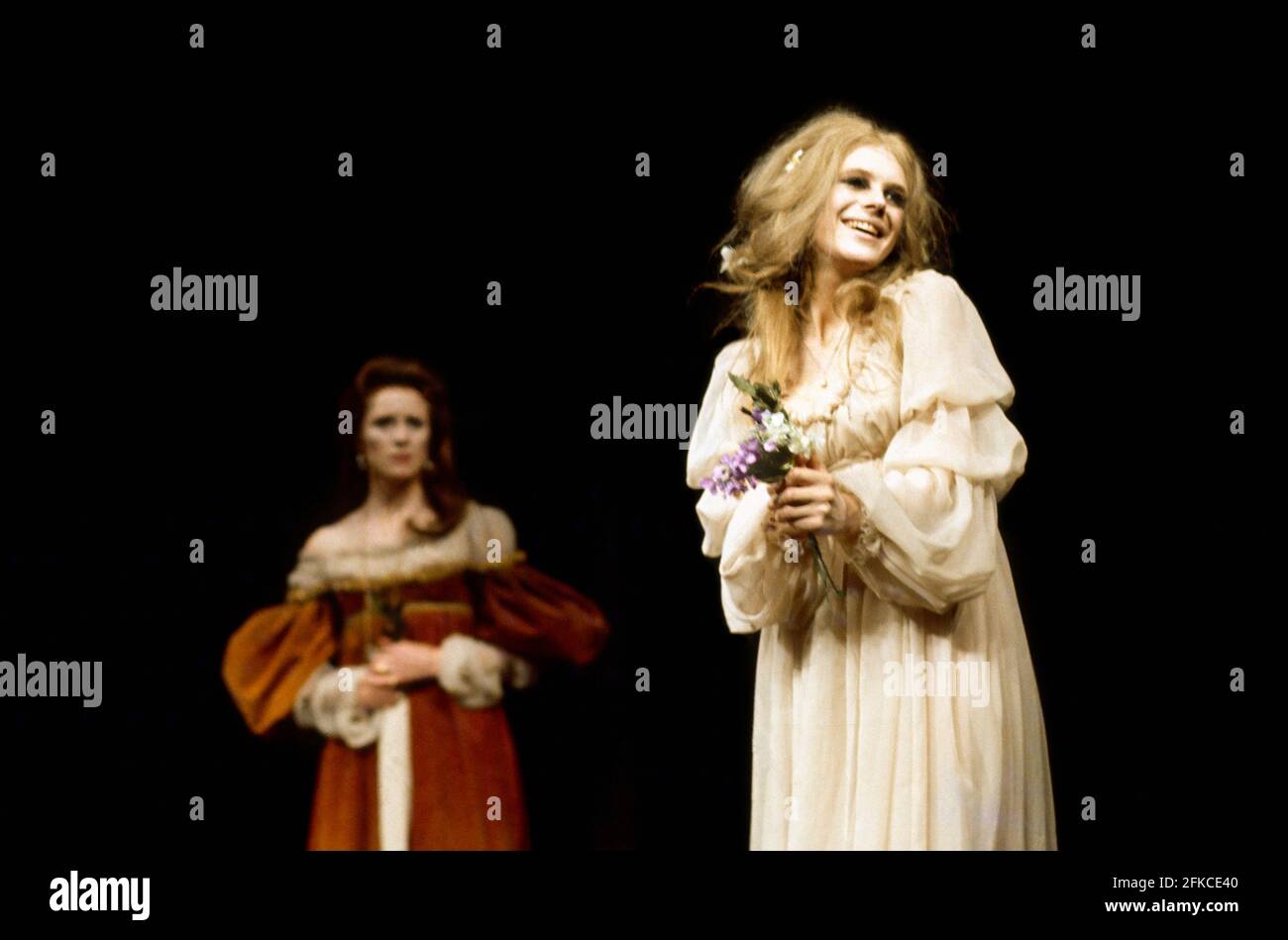 Judy Parfitt (Gertrude), Marianne Faithfull (Ophelia) in HAMLET by Shakespeare at the Roundhouse, London NW1  17/02/1969 a Free Theatre production design: Jocelyn Herbert lighting: Nick Chelton fights: William Hobbs director: Tony Richardson Stock Photo