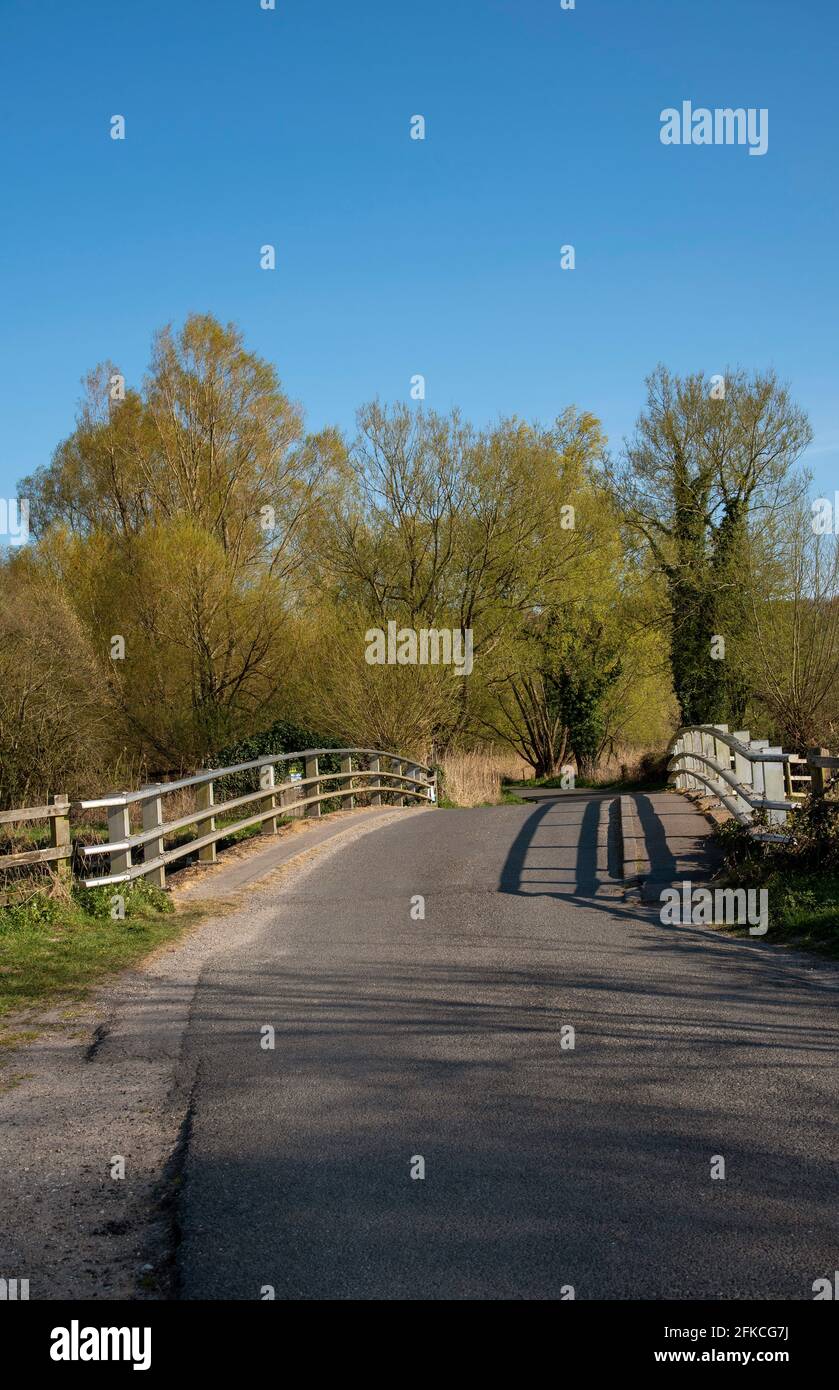 Longstock, Hampshire, England, UK. 2021.  A narrow bridge in English countryside near Stockbridge, Hampshire. Stock Photo