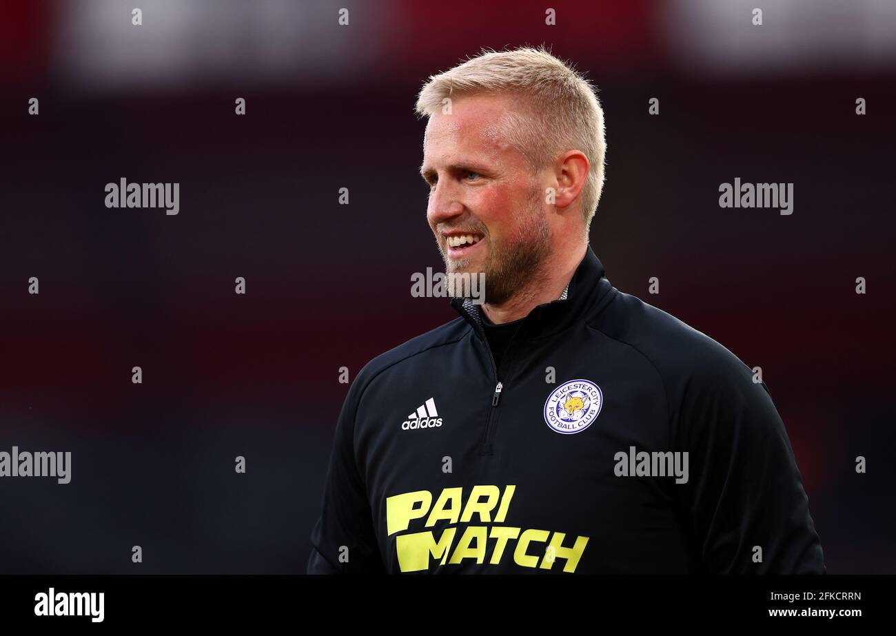 Leicester City goalkeeper Kasper Schmeichel warms up before the Premier League match at St. Mary's Stadium, Southampton. Picture date: Friday April 30, 2021. Stock Photo