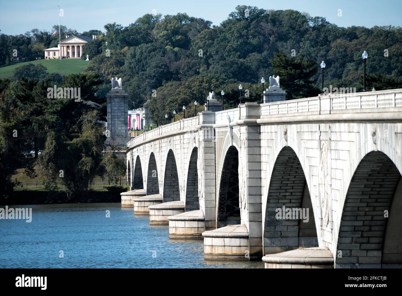 WASHINGTON, DC - Arlingont Memorial Bridge Crossing The Potomac River ...