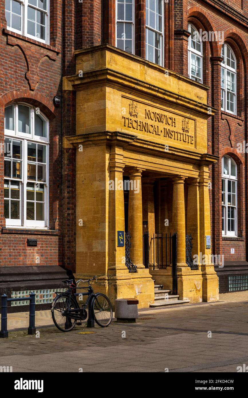 Norwich University of the Arts St George's Building, Formerly the Norwich Technical Institute, the building opened in 1899. Stock Photo