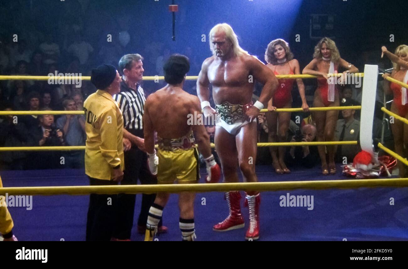 USA. Hulk Hogan and Sylvester Stallone in a scene from (C) MGM/UA film:  Rocky III (1982). Plot: After winning the ultimate title and being the  world champion, Rocky falls into a hole