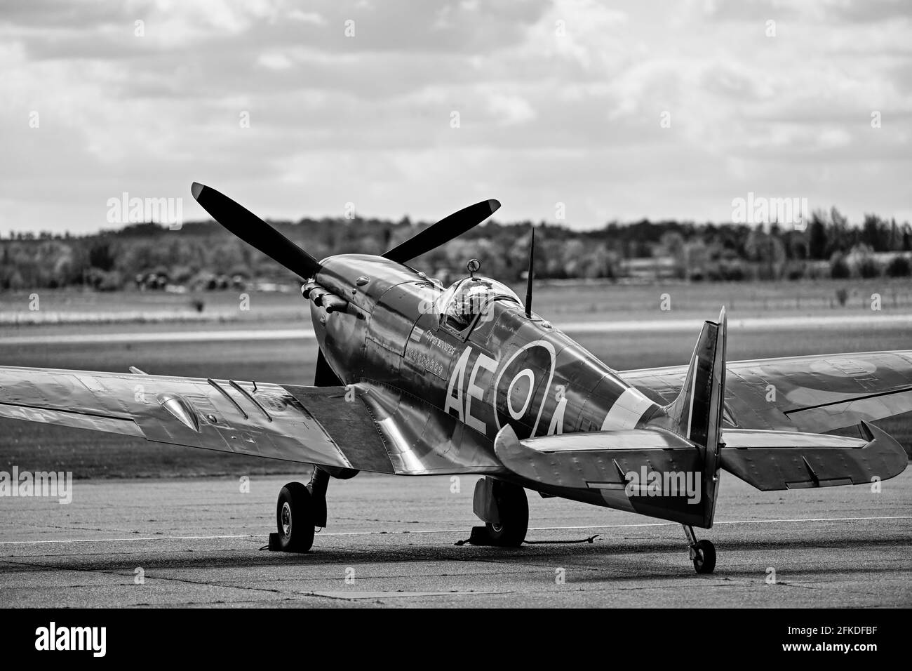 Raf military aircraft imperial war museum Black and White Stock Photos ...