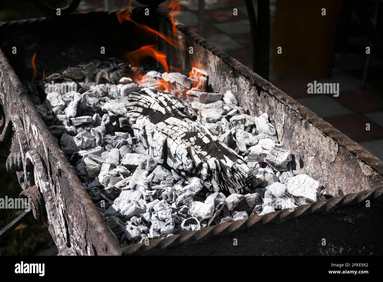 Charcoal brazier hires stock photography and images Alamy