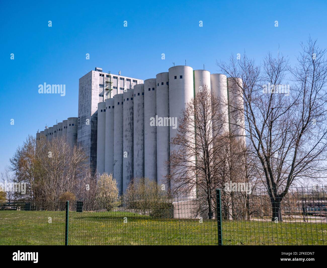 Limestone storage cement plant in hi-res stock photography and images -  Alamy