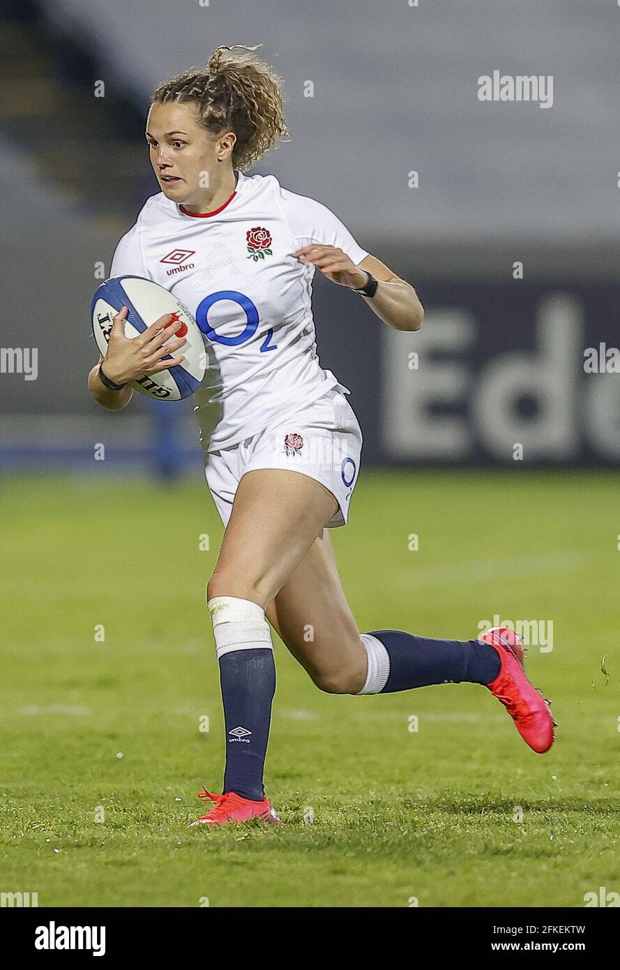 ellie-kildunne-of-england-during-the-women-s-rugby-union-test-match