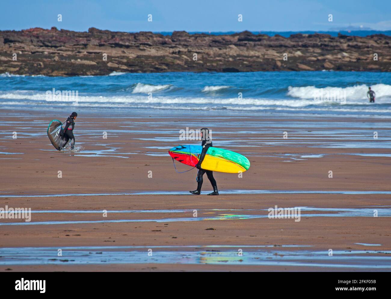 Pease bay surfer hires stock photography and images Alamy