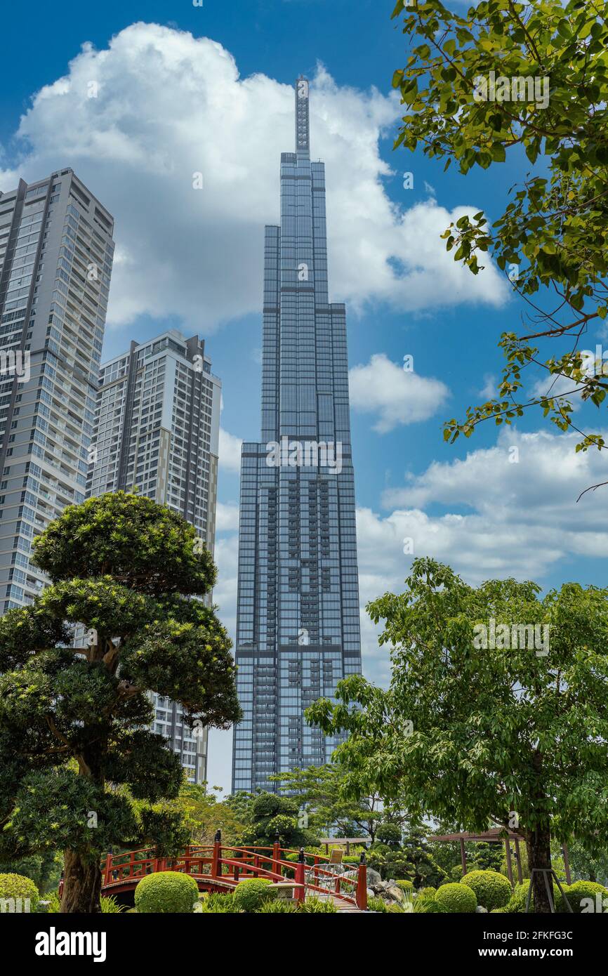 Vertical photo of tall skyscraper with beautiful outdoor landscape  Stock Photo