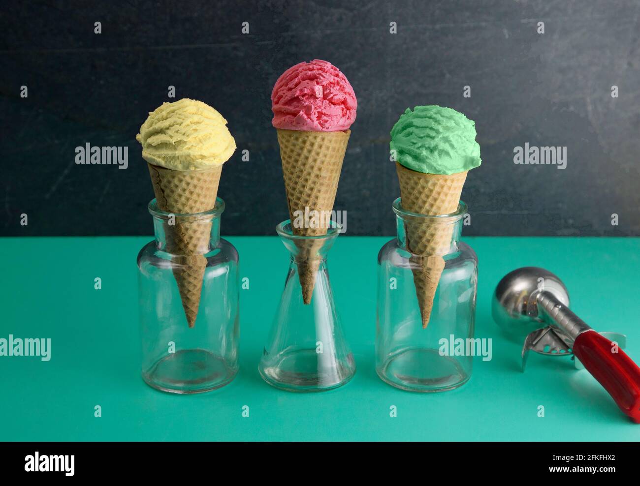 Vanilla flavored ice cream cone hires stock photography and images Alamy