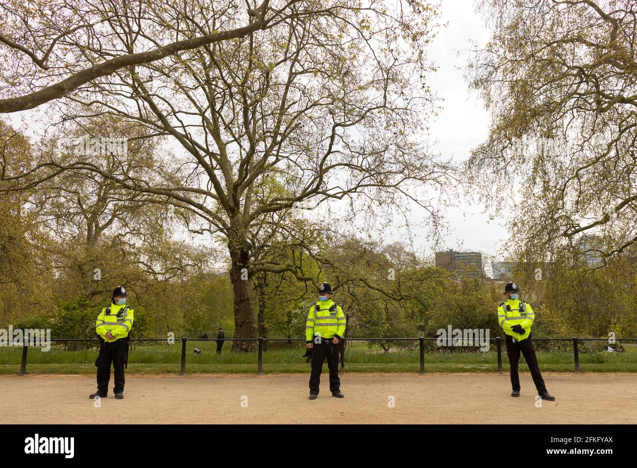 London, UK. 01st May, 2021. Policemen on guard in St. James's Park, during the 'Kill the Bill' protests, fighting against police brutality, defending the right of protests against the Policing and Crime Bill. Credit: SOPA Images Limited/Alamy Live News Stock Photo