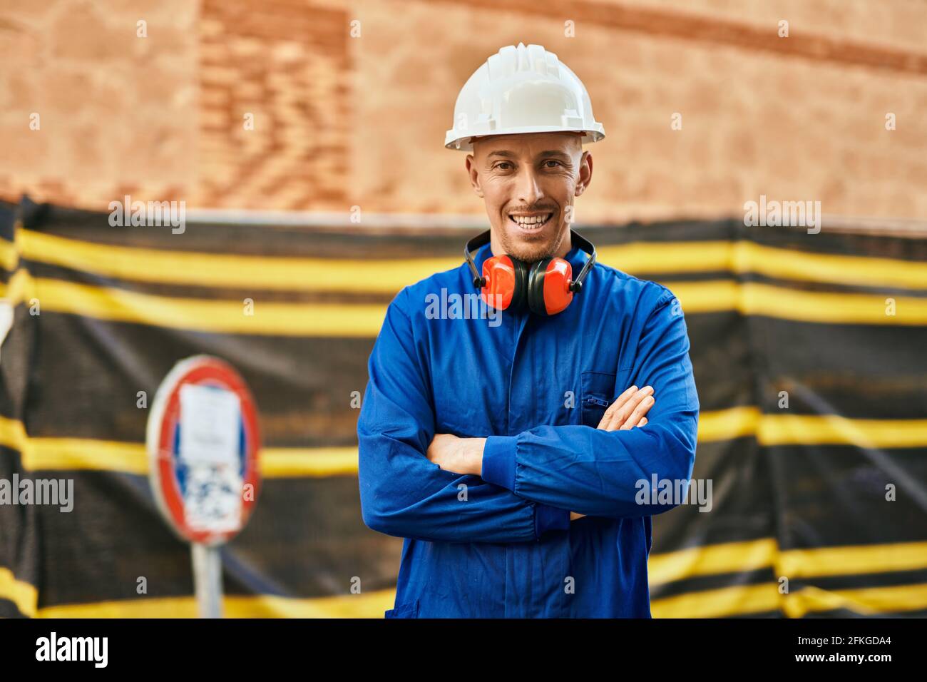 Engineer walking wearing uniform hi-res stock photography and images ...