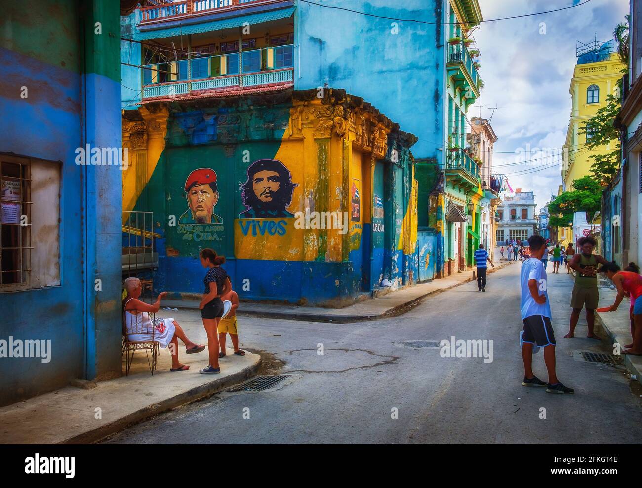 Havana, Cuba, July 2019, urban scene by a mural of the portrait of Hugo Chavez and Che Guevara in the oldest part of the city Stock Photo