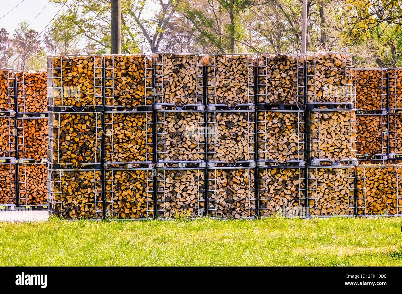 Firewood rack hires stock photography and images Alamy