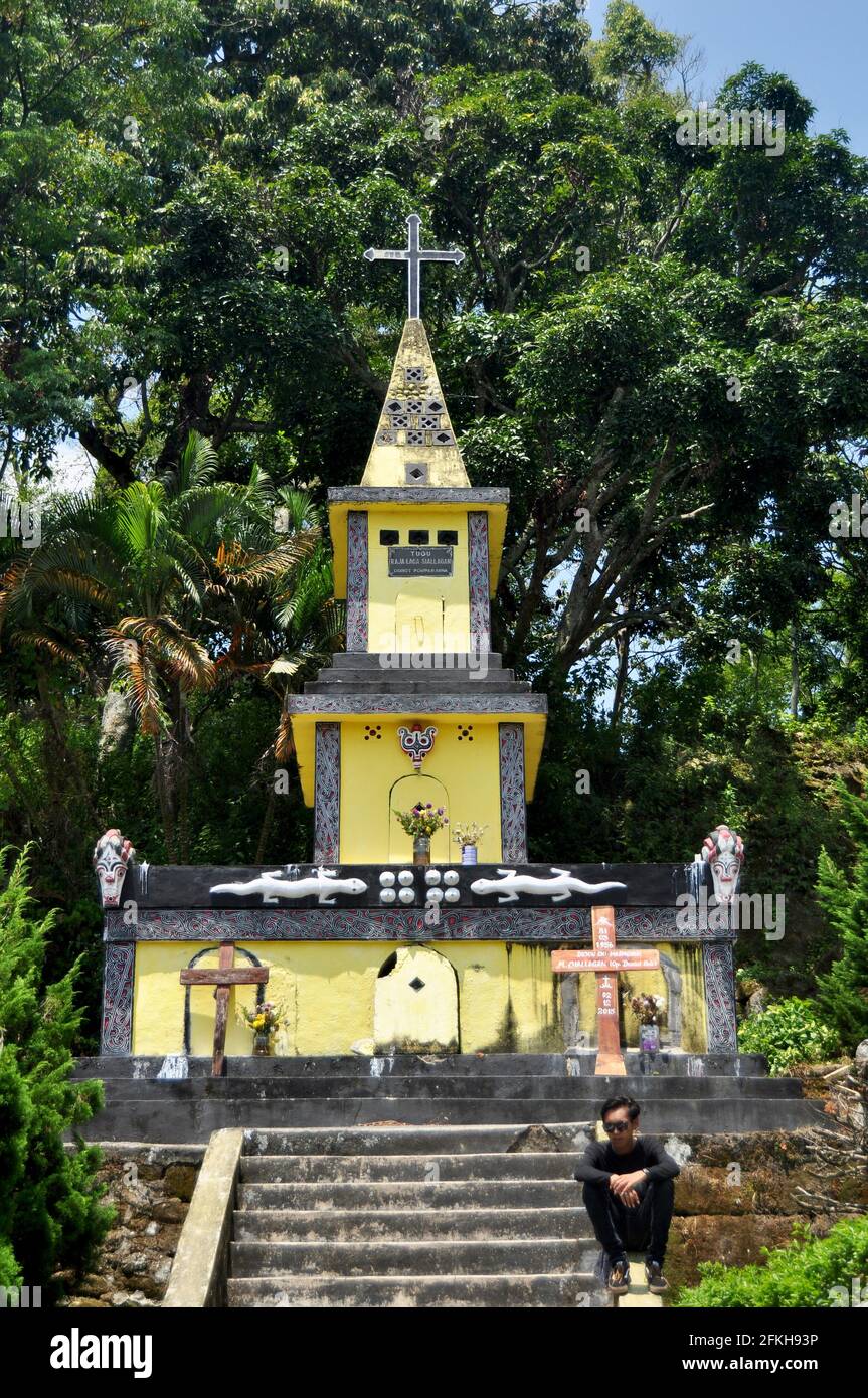 Tombstone of King Siallagan and family in Batu Kursi Raja Siallagan or ...