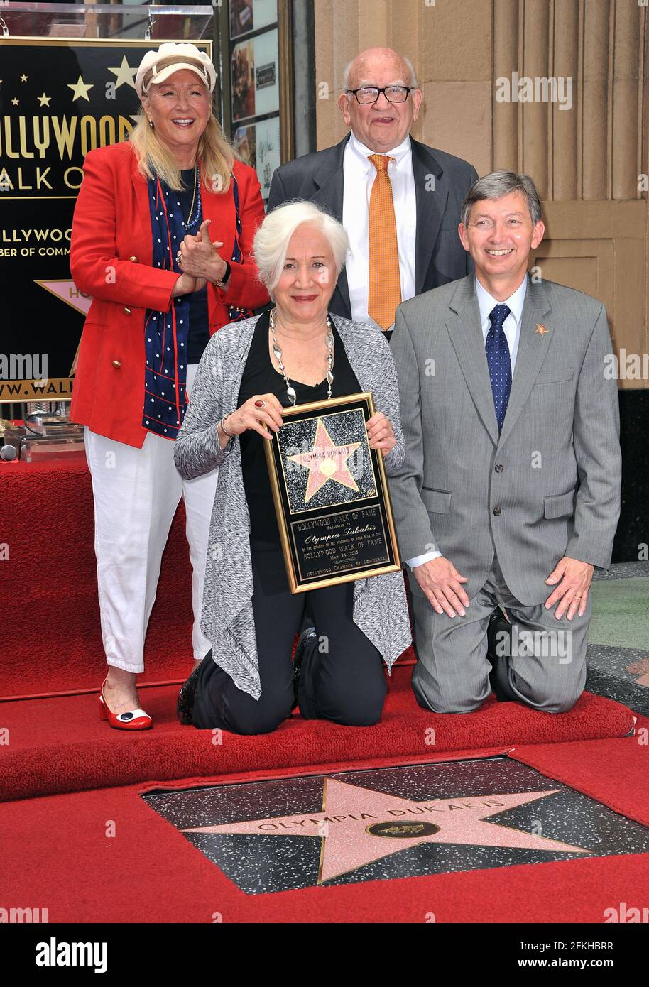 a_Olympia Dukakis - star 1305 Ed Asner, Diane Ladd  Olympia Dukakis, theater veteran and Oscar-winning ÔMoonstruckÕ actress, dies at 89 Stock Photo