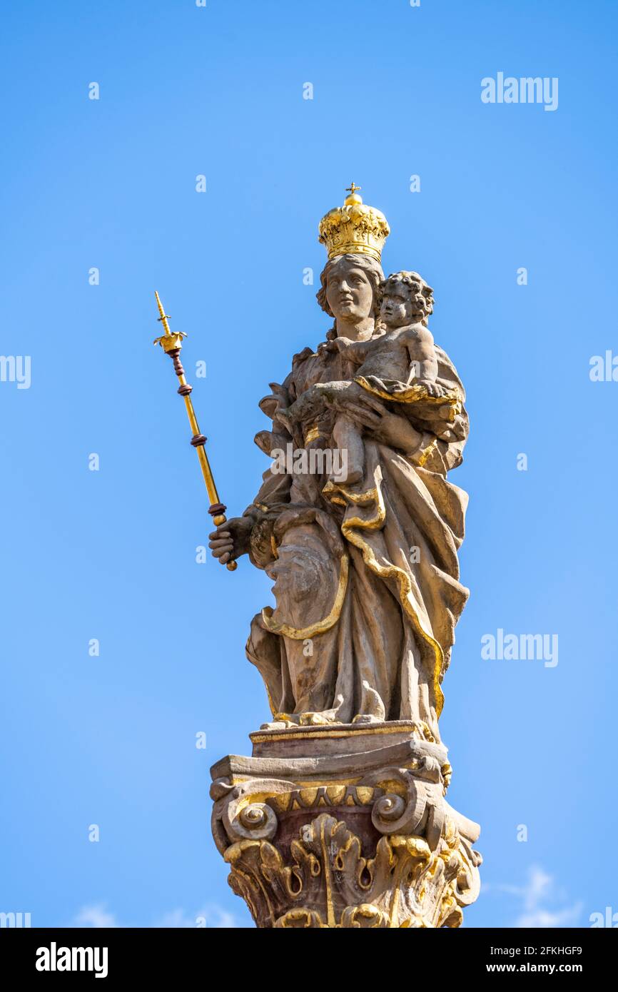 Marienstatue der Mariensäule in Duderstadt, Niedersachsen, Deutschland ...