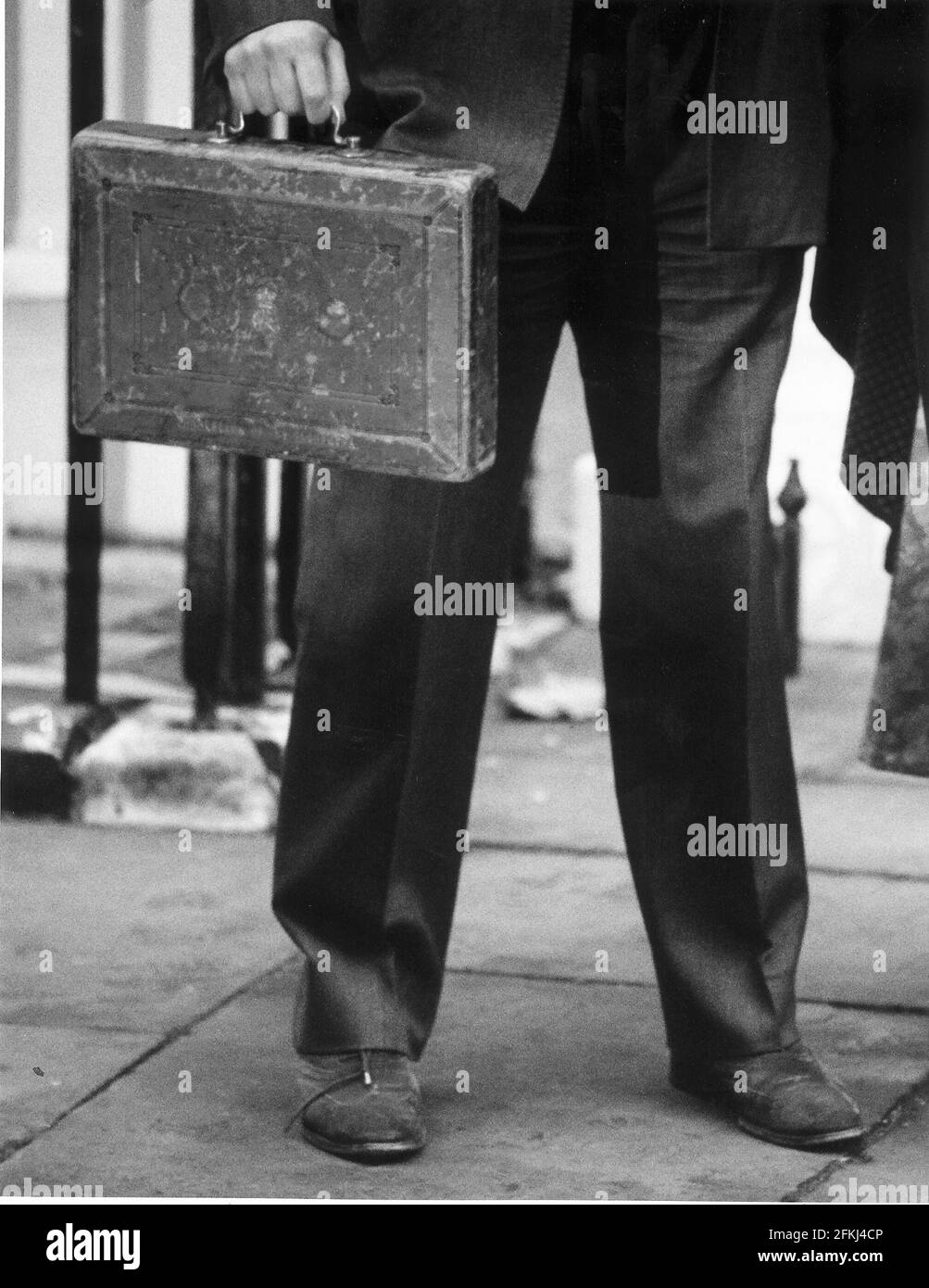 Kenneth Clarke holding budget box in Downing Street Stock Photo