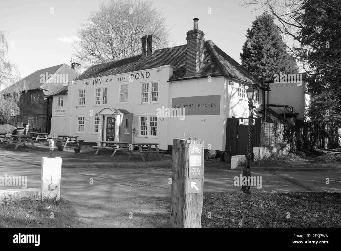 The Inn On The Pond a traditional yet modern english pub, Nutfield