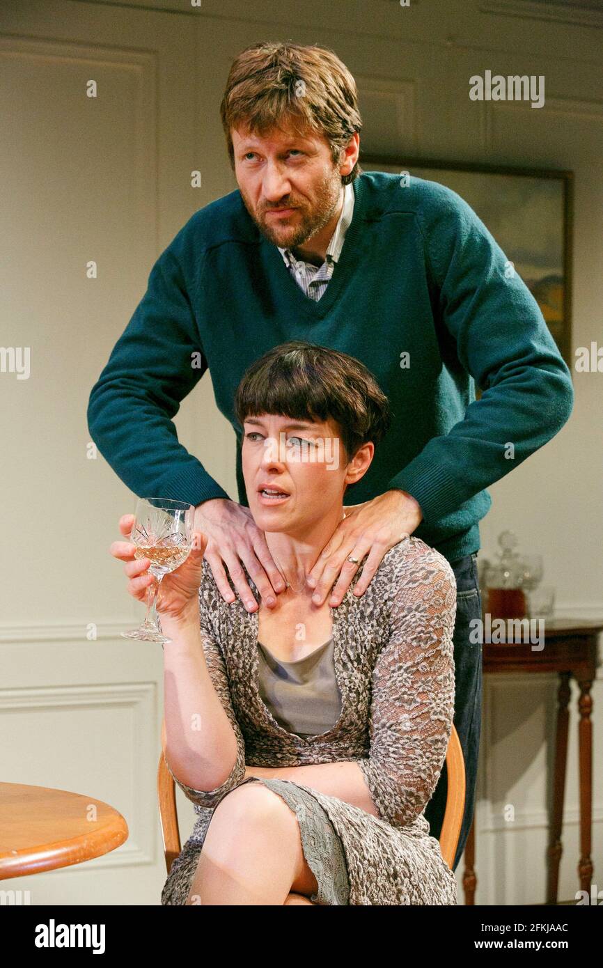 Olivia Williams (Marianne), Mark Bazeley (Johan) in SCENES FROM A MARRIAGE by Ingmar Bergman at the St. James Theatre, London SW1  24/09/2013  adapted by Joanna Murray-Smith  original design: Rob Jones  adapted by Al Turner  original lighting: Paul Pyant  adapted by Derek Anderson  director: Trevor Nunn Stock Photo