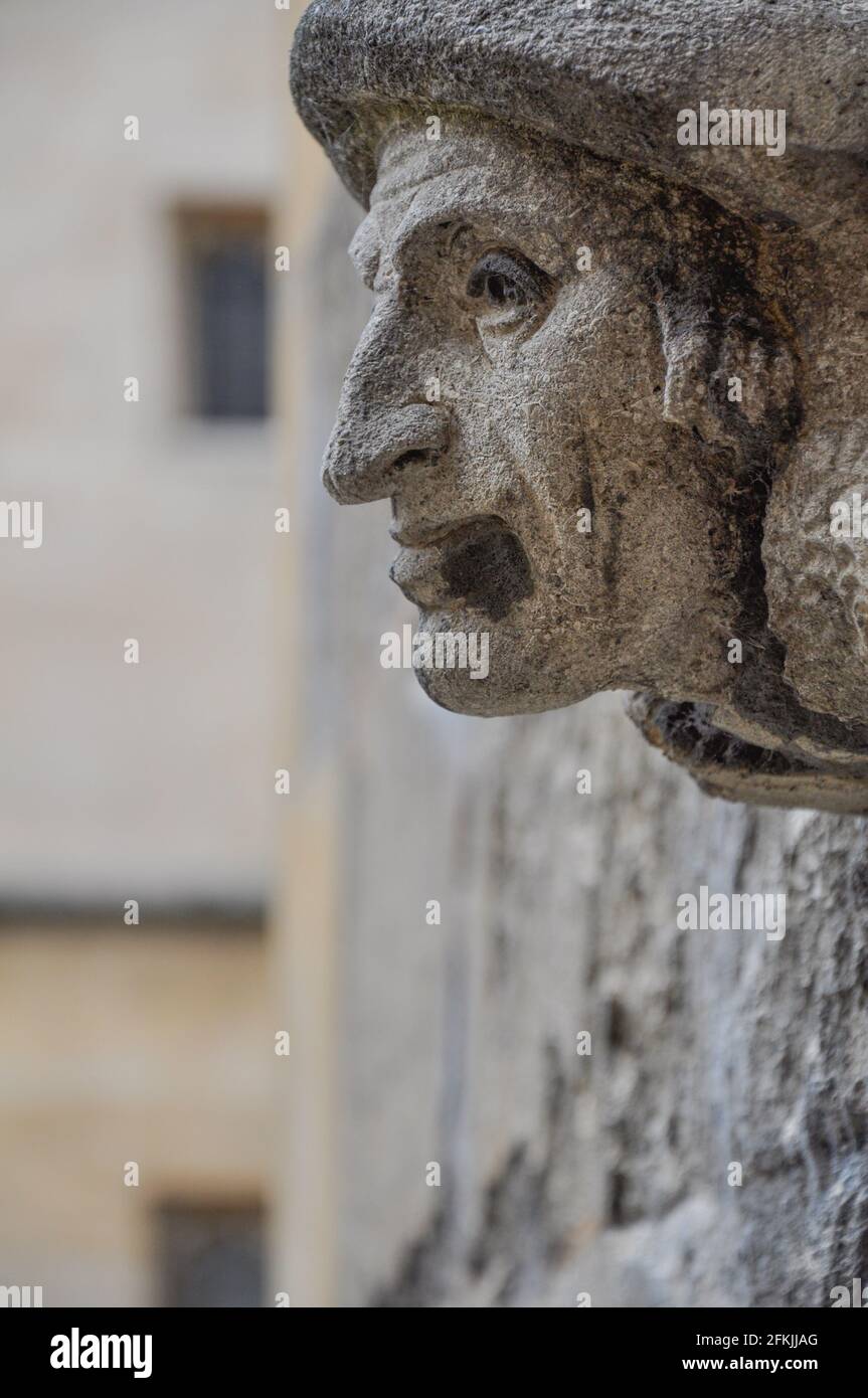 Carved stone head on wall hi-res stock photography and images - Alamy