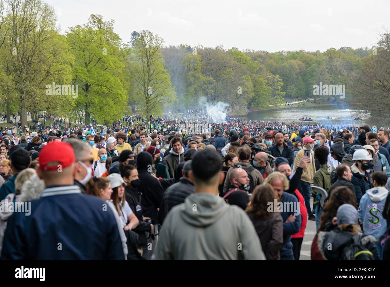Belgium, Germany, May 1, 2021. People during Boum 2 event in Brussels, Belgium on May 1, 2021. The Collectif Abime called for a second edition of La Boum, an illegal gathering to protest against the Covid19 mesures and happening in Le Bois de la Cambre in Brussels. Photo by Julie Sebadelha/ABACAPRESS.COM Stock Photo
